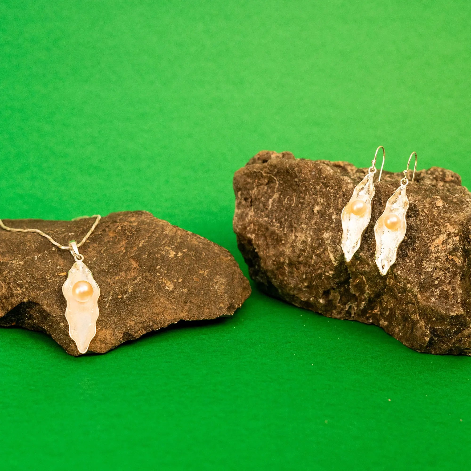 Leaf Pearl Tassel Drop Pendant Earring Set with White Pearl