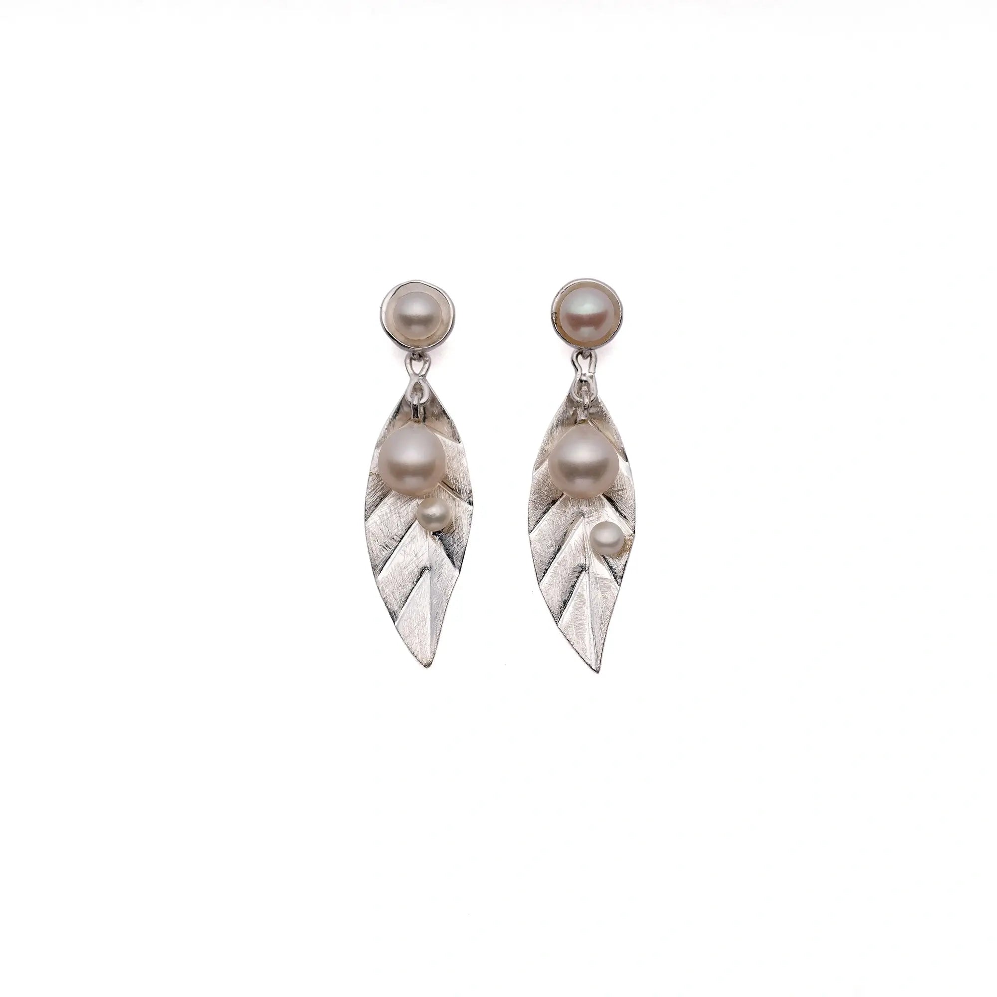 Dew on Leaf Hanging Earring