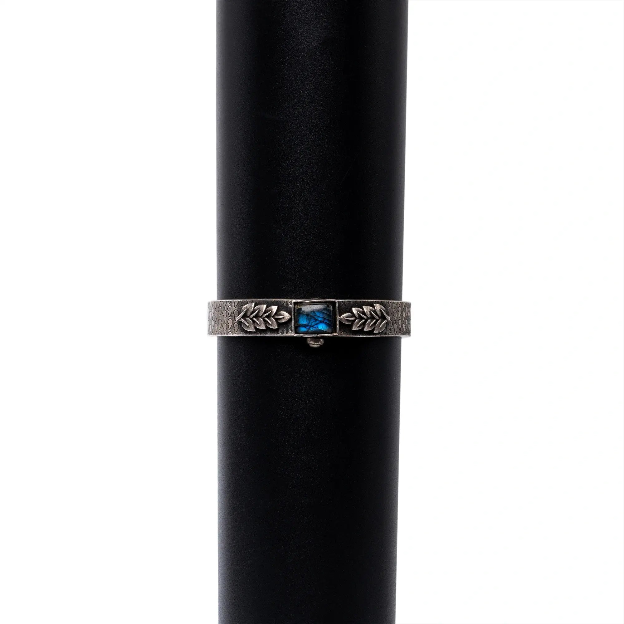 Leaf Antique Screw Bracelet