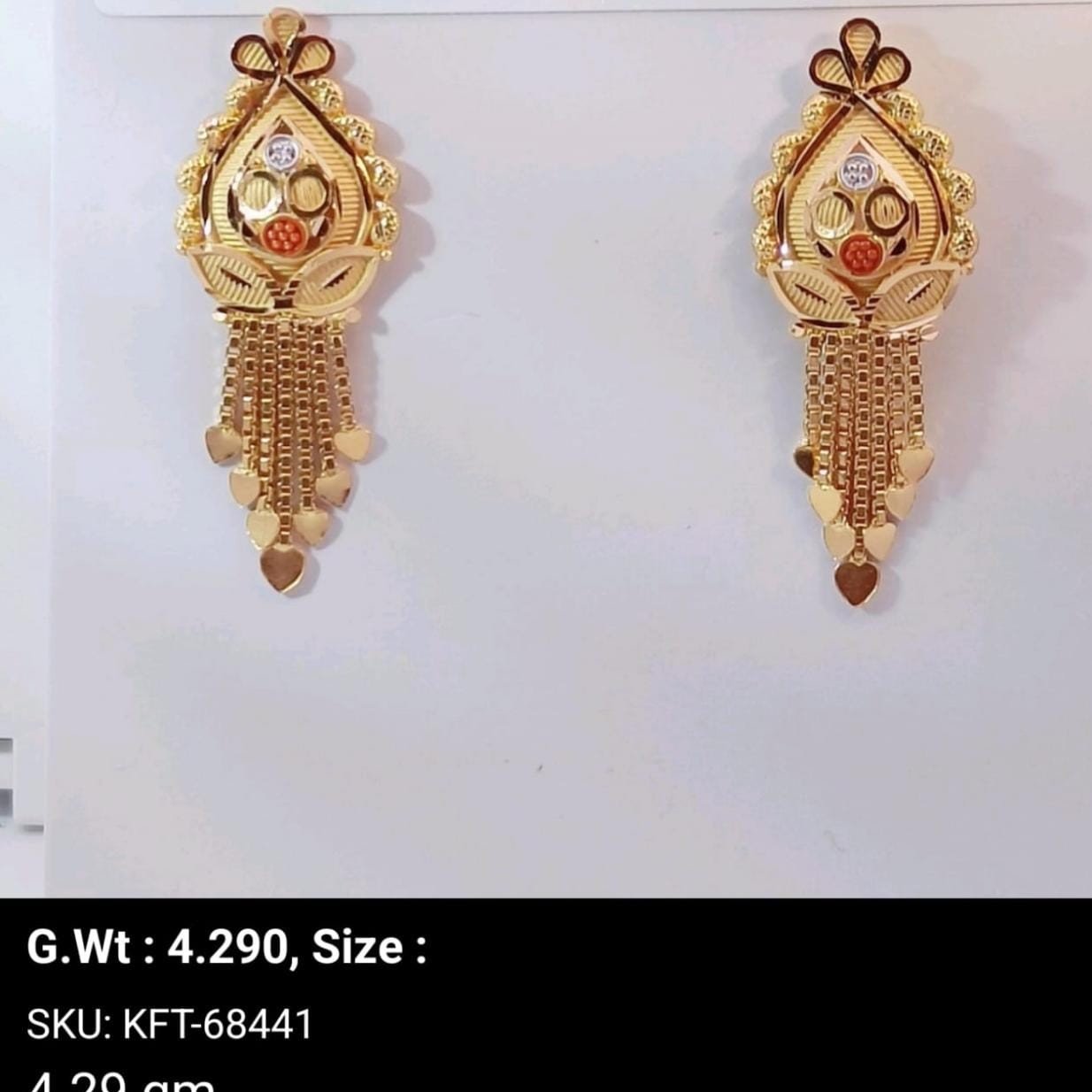 916 Gold Stylish Earrings