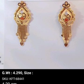 916 Gold Stylish Earrings