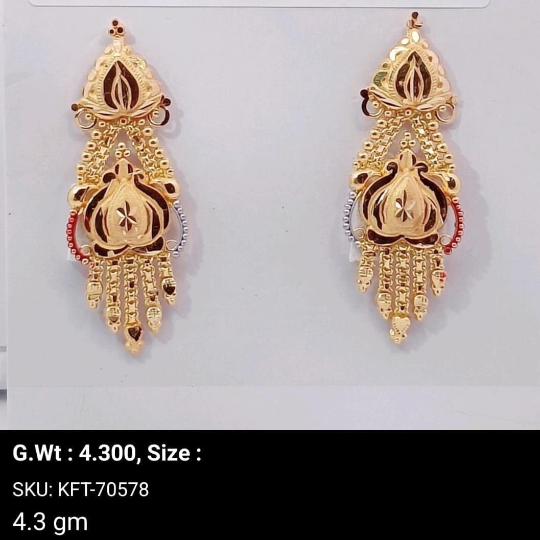 916 Gold Stylish Earrings